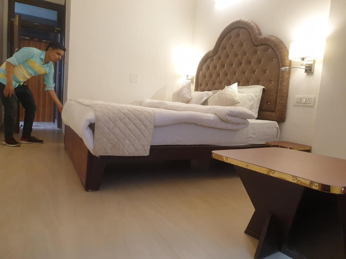 The Neeraj Palace Rishīkesh 외부 사진
