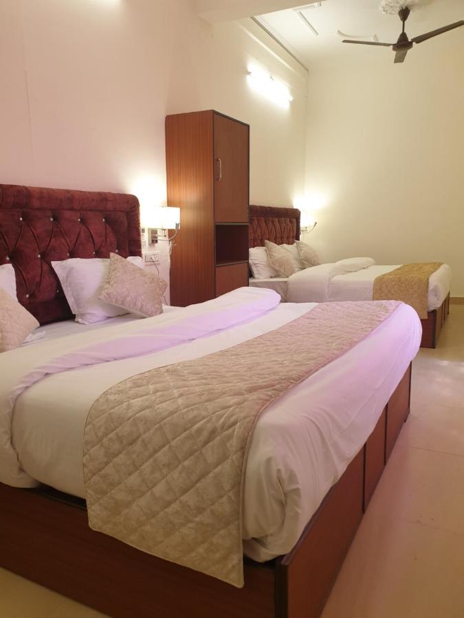 The Neeraj Palace Rishīkesh 외부 사진