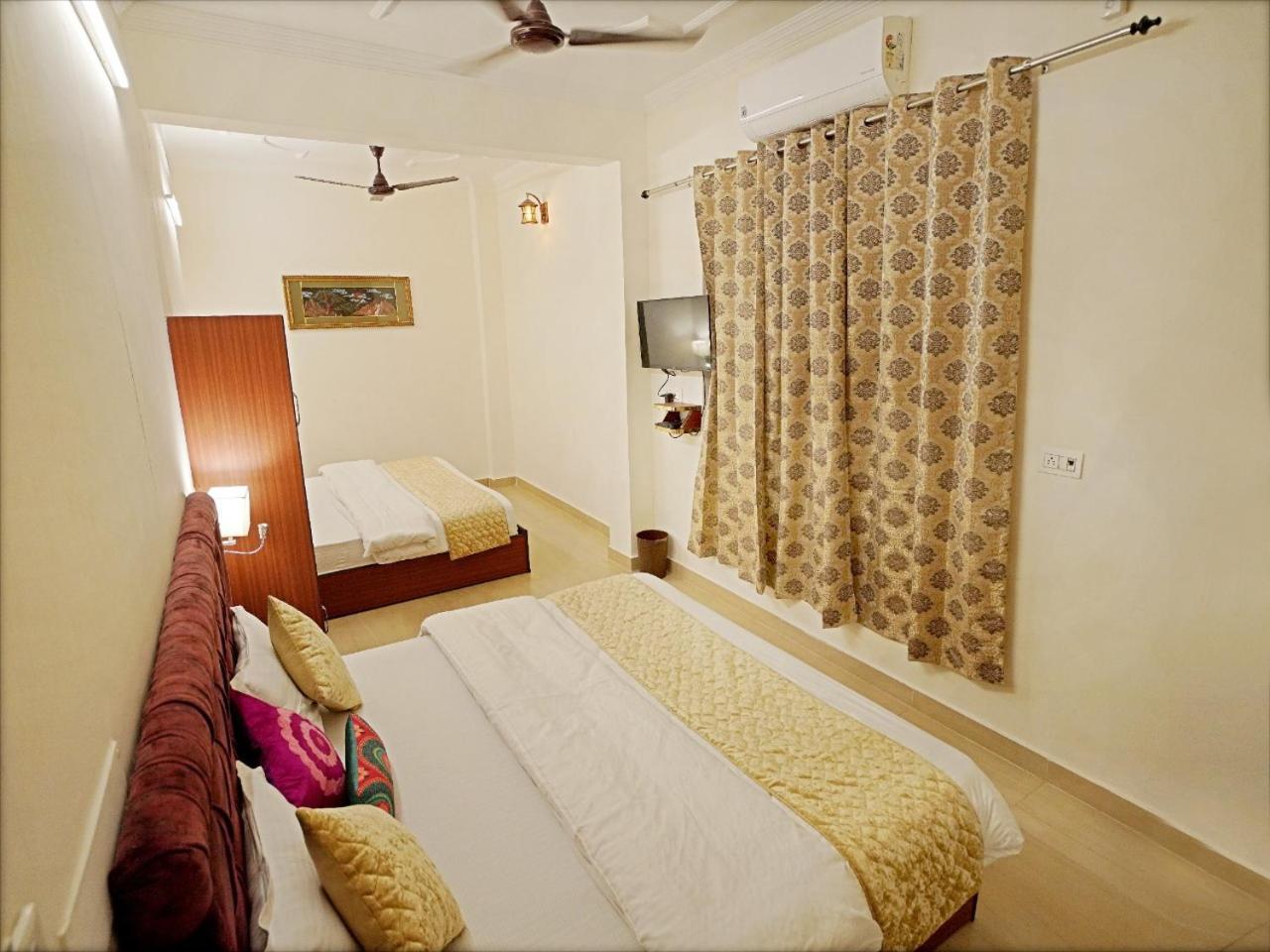 The Neeraj Palace Rishīkesh 객실 사진